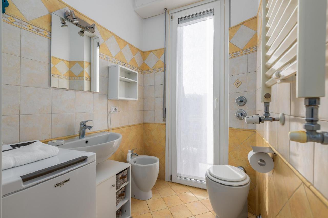 Maiolica Apartment - Free Parking And Great Connection To Linate And Duomo Мілан Екстер'єр фото